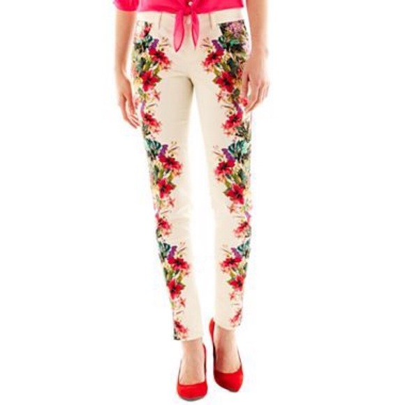 ✖️donated✖️Bisou Bisou Mirror Print Jeans - Picture 3 of 5